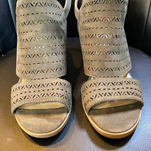 Army Green Sandal size 6 with Chunky heel